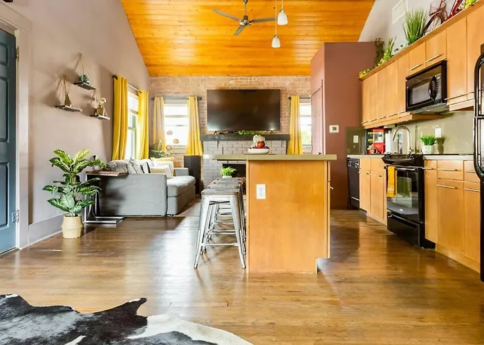 Happy Cactus Walkable 2br By Uofa And Parking Сasa de vacaciones
