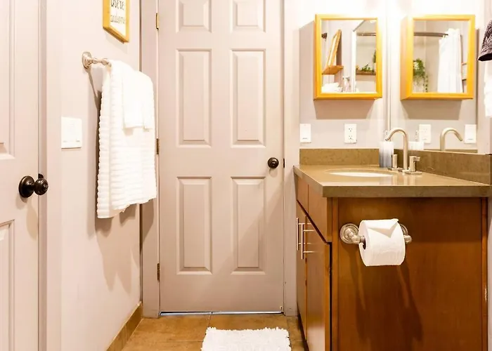 Happy Cactus Walkable 2br By Uofa And Parking Сasa de vacaciones